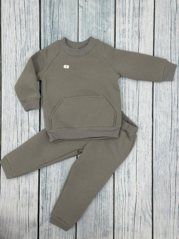 Купить оптом 297-СЕР. Свитшот + Штаны, хлопок 65%, 35% ПЭ, 3-х нитка (начес) серый ,80,86,92,98,104 в Екатеринбурге